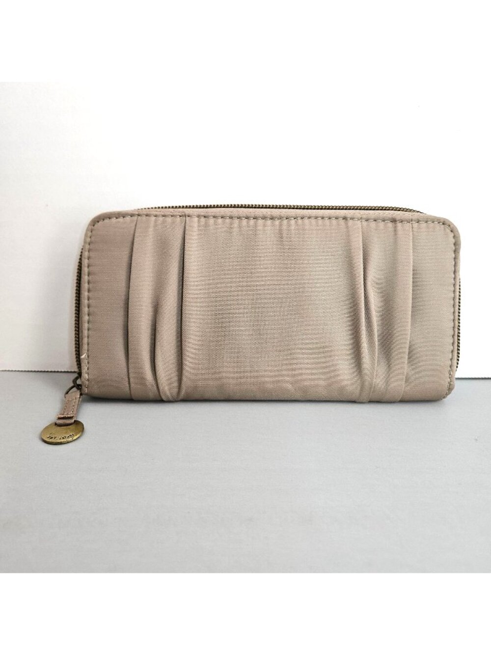 TRAVELON Wallet Tan Travel Zip Around Accordian Pleated RFID Blocking